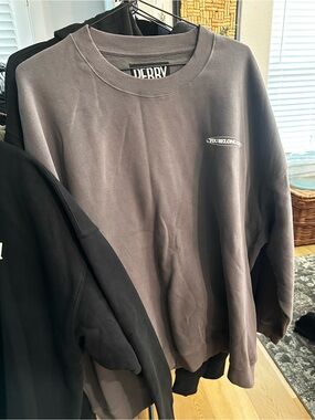 Pebby Forevee crew neck sweatshirts